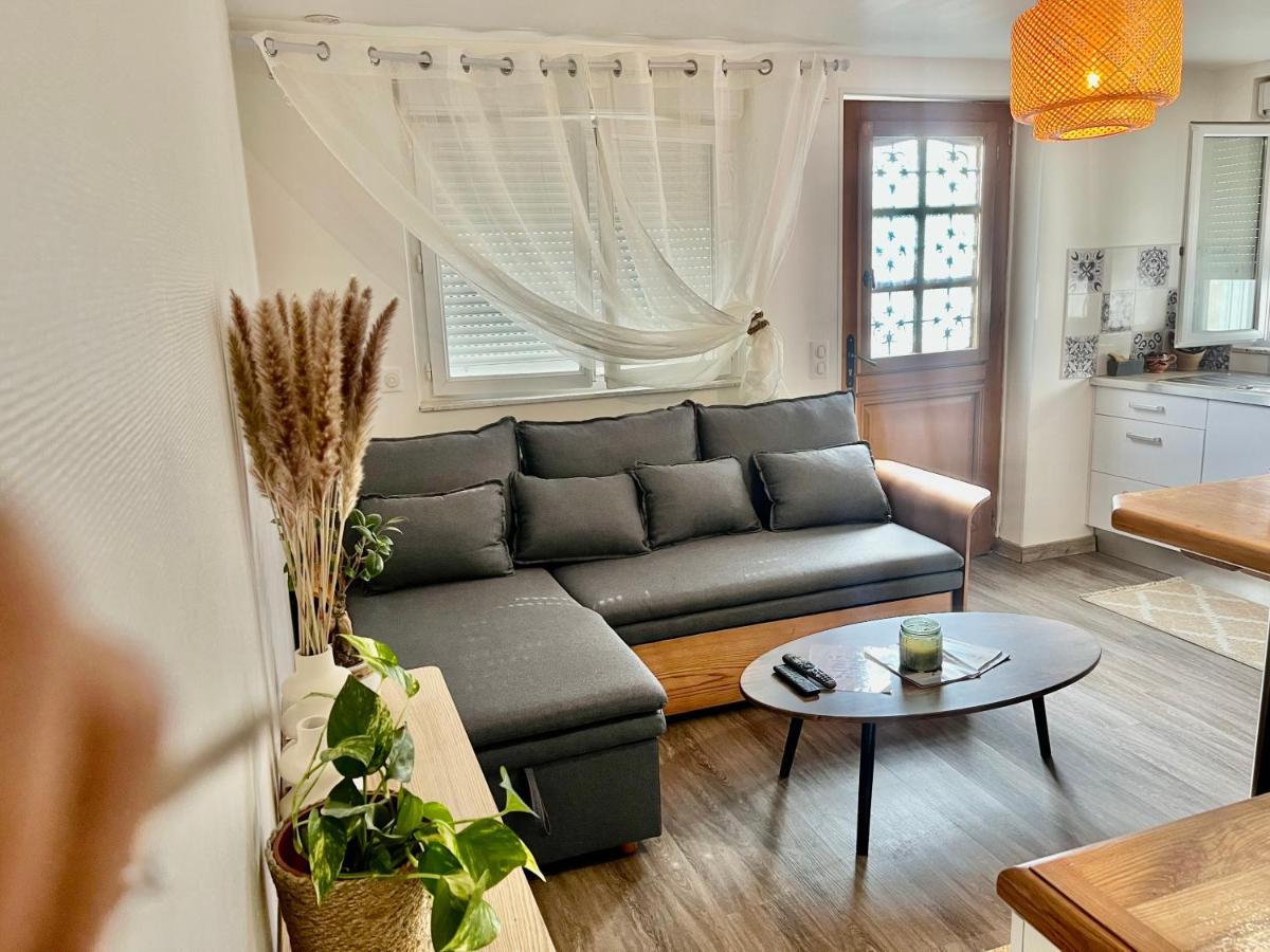 בורג-אן-ברס Le Petit Prince , Jolie Maisonnette Terrasse Netflix Parking Prive Jeux De Societe מראה חיצוני תמונה